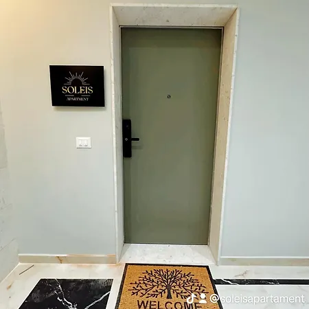 Soleis Apartment *