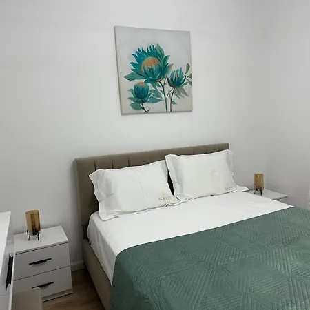 Soleis Apartment Shkoze