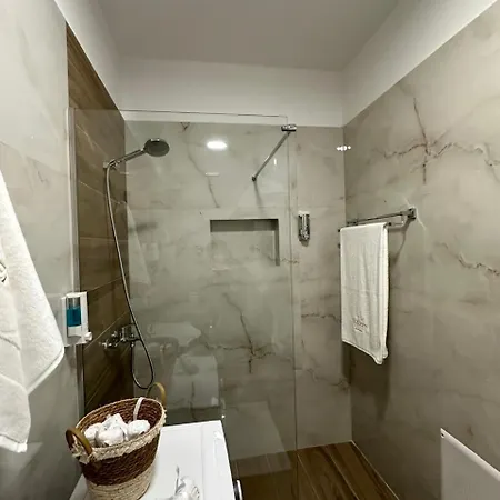 Apartment Soleis Shkoze
